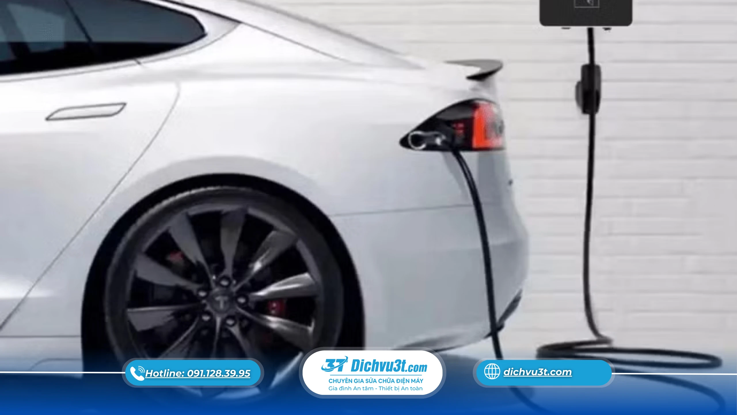 Trạm sạc xe điện nên lắp ở ngoài trời hay trong nhà để xe?