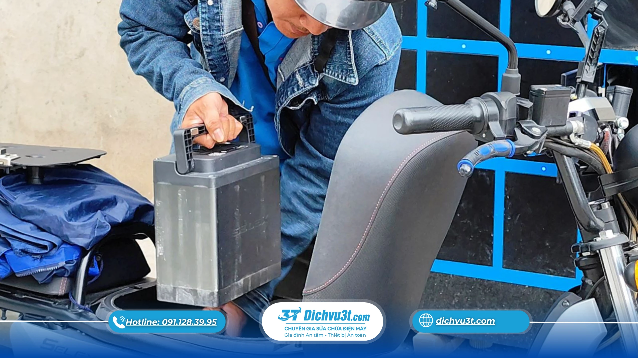 Thay pin xe máy điện ở đâu cho đúng?