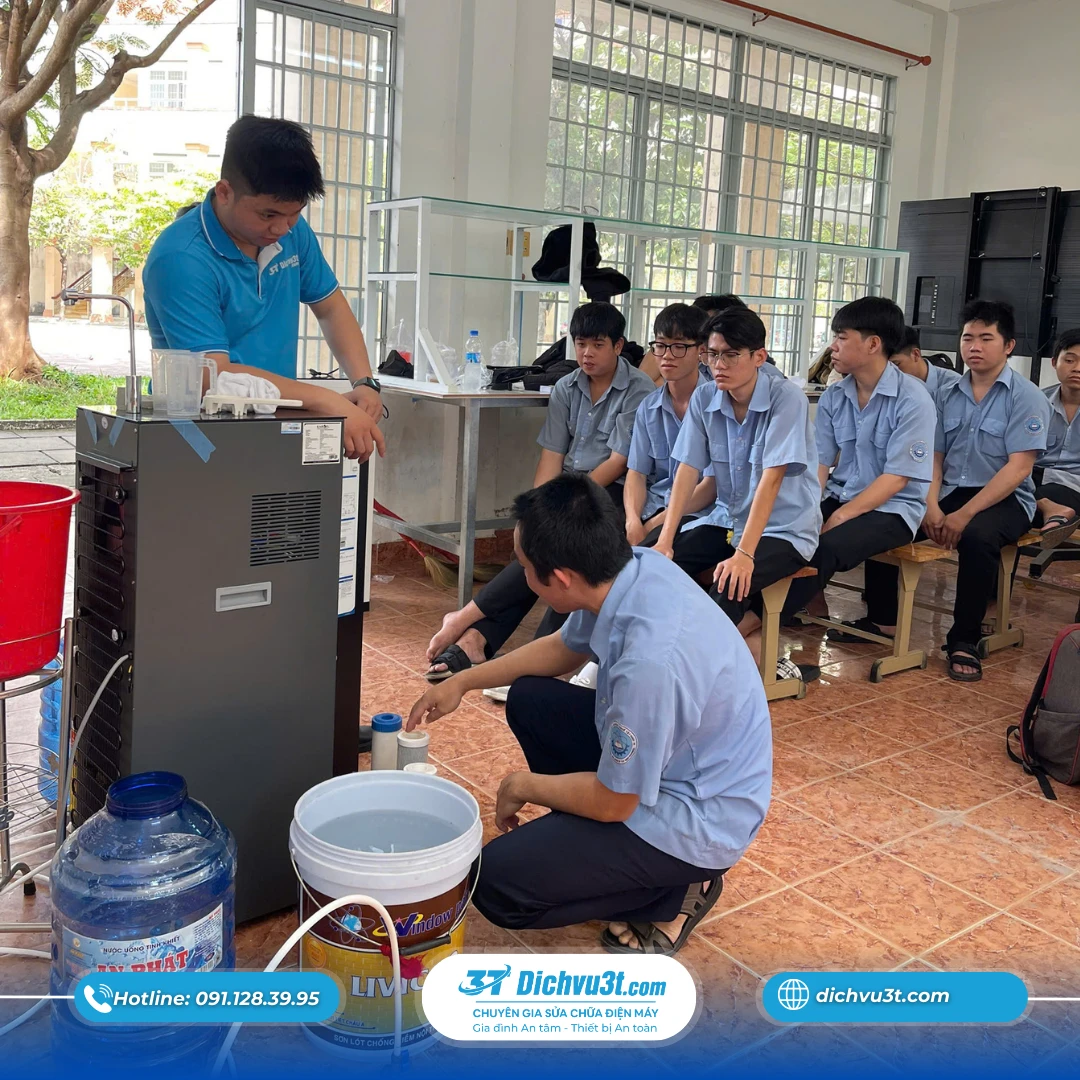 Buổi đào tạo cùng các kỹ thuật viên của Dichvu3T.com