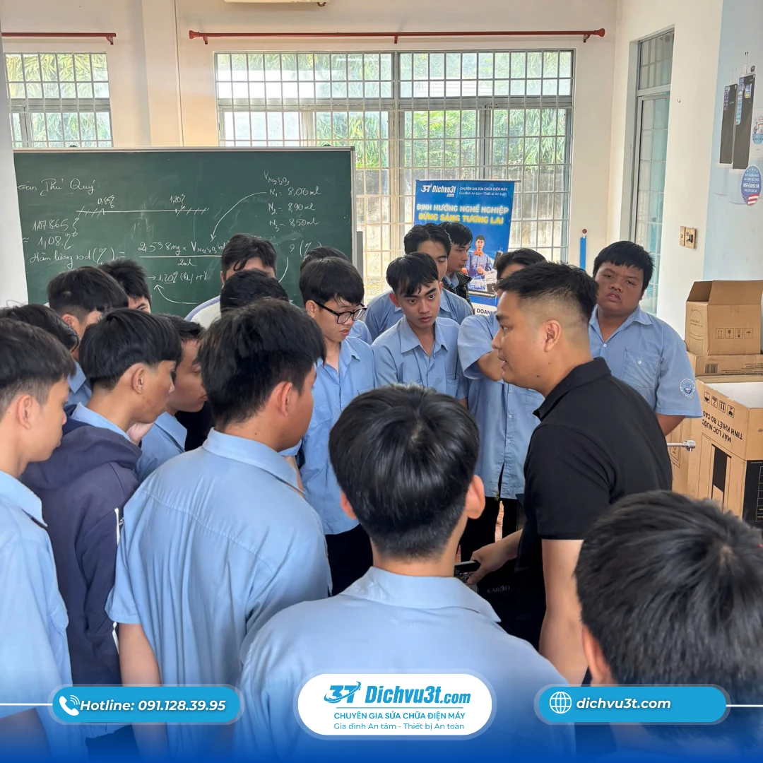 Dichvu3T.com cùng các bạn lớp điện tử, điện lạnh từ trưởng cao đẳng Tây Ninh