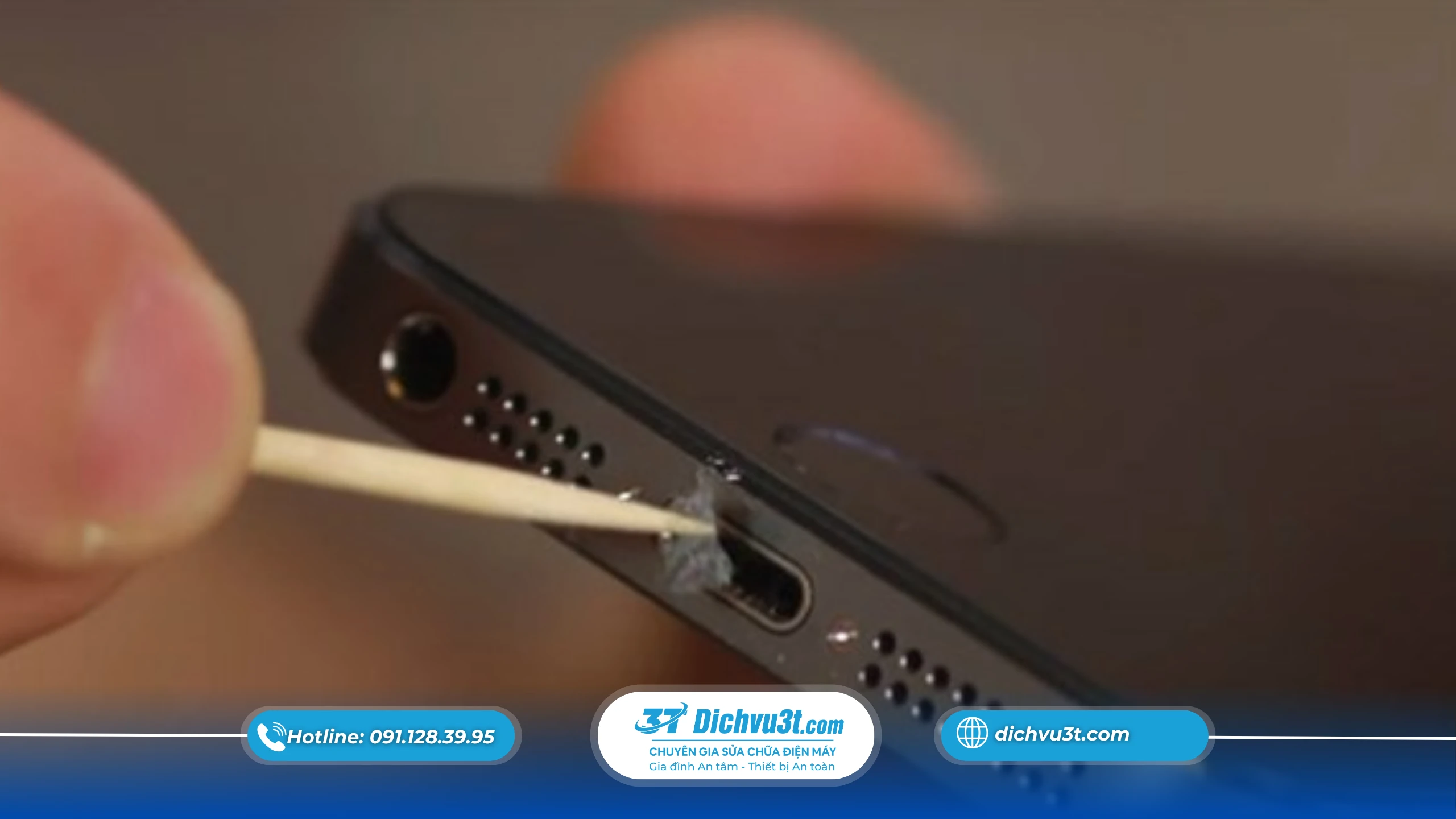 Vệ Sinh Cổng Sạc Và Loa Điện Thoại – Việc Nhỏ Nhưng Quan Trọng