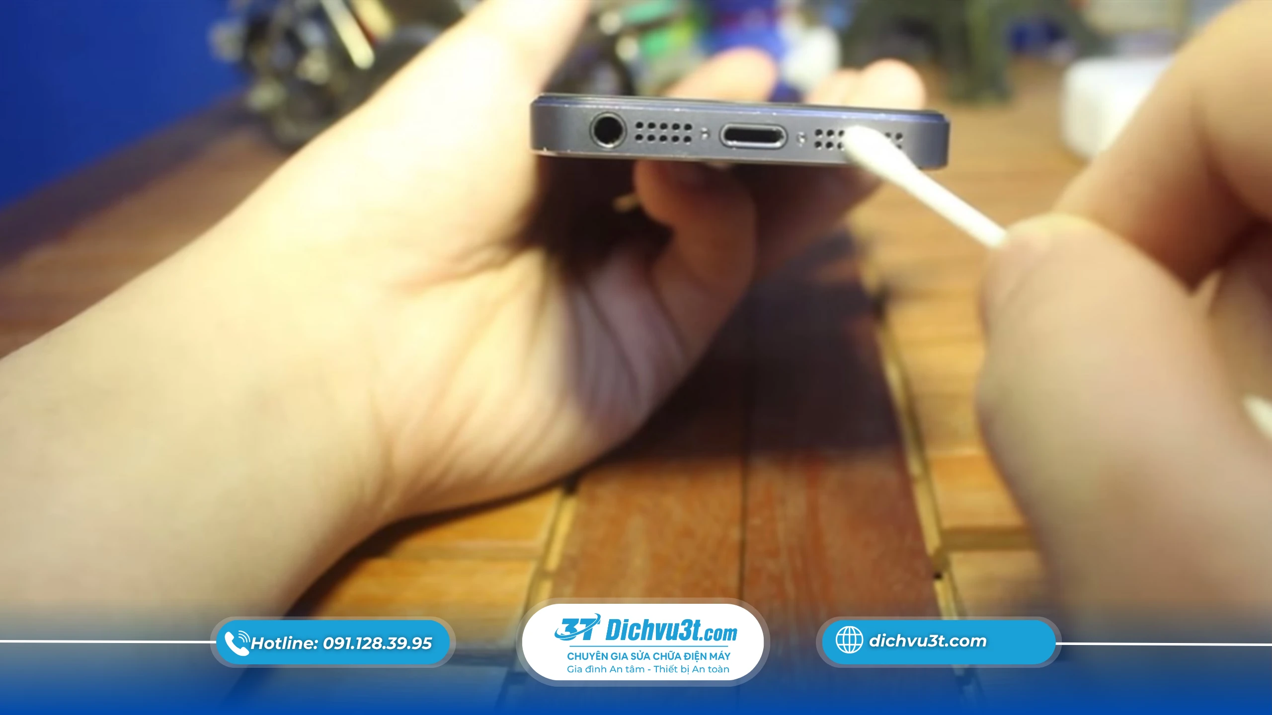 Vệ Sinh Cổng Sạc Và Loa Điện Thoại – Việc Nhỏ Nhưng Quan Trọng