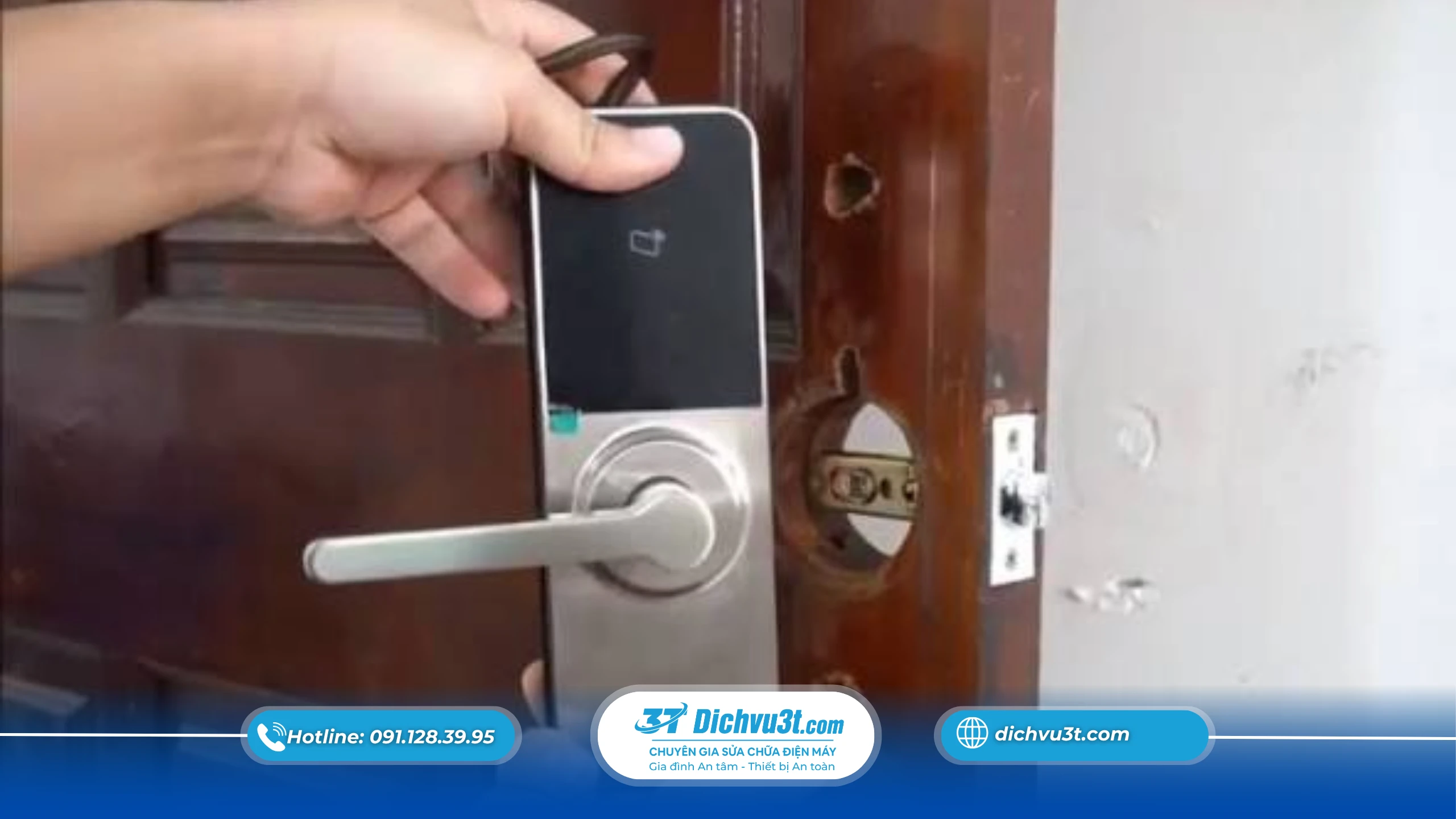 Kiểm Tra Pin Định Kỳ Khóa Điện Tử